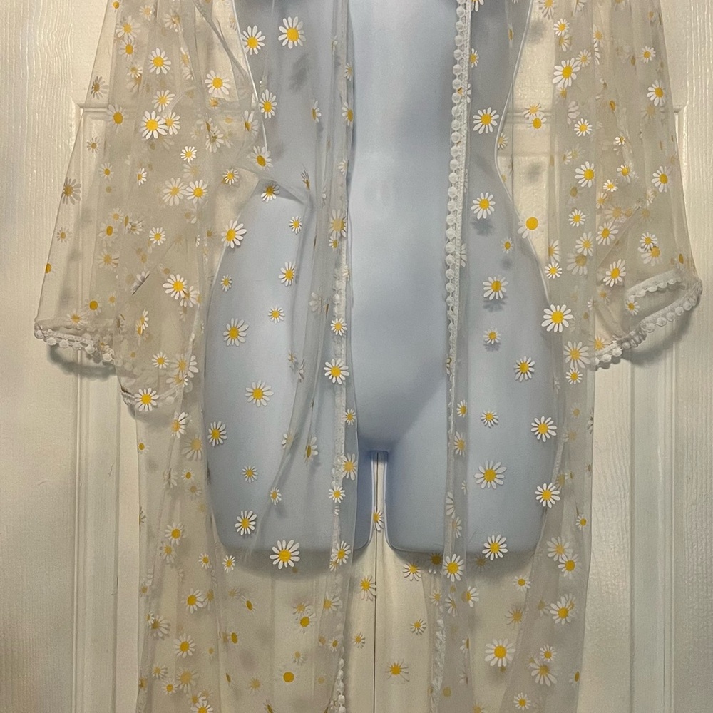 David and Young Light Blue Daisy Kimono